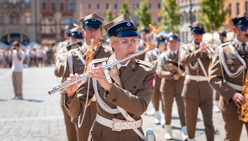 <p>Święto Wojska Polskiego w sobotę 15 sierpnia na wrocławskim Rynku</p>