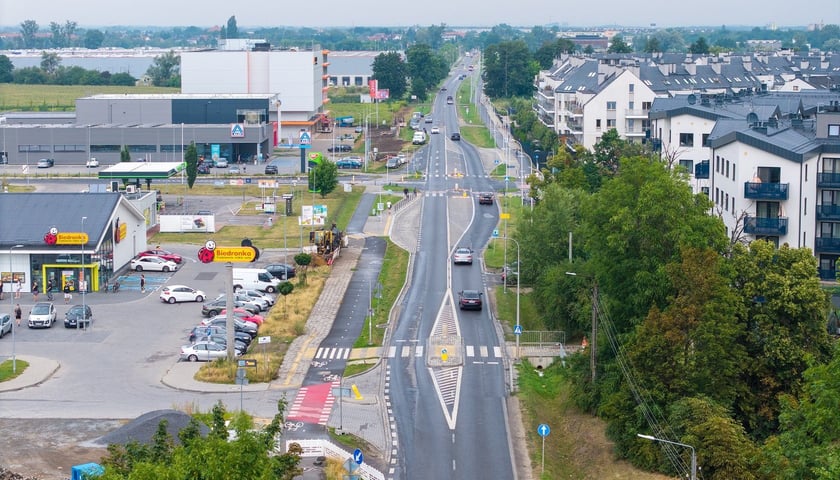 W ostatnich latach przy ul. Awicenny powstało wiele nowych budynków mieszkalnych i usługowych