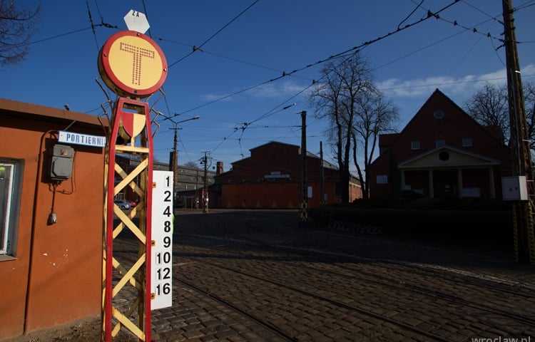 Pomysł na niedzielę: spacer po Zajezdni Dąbie