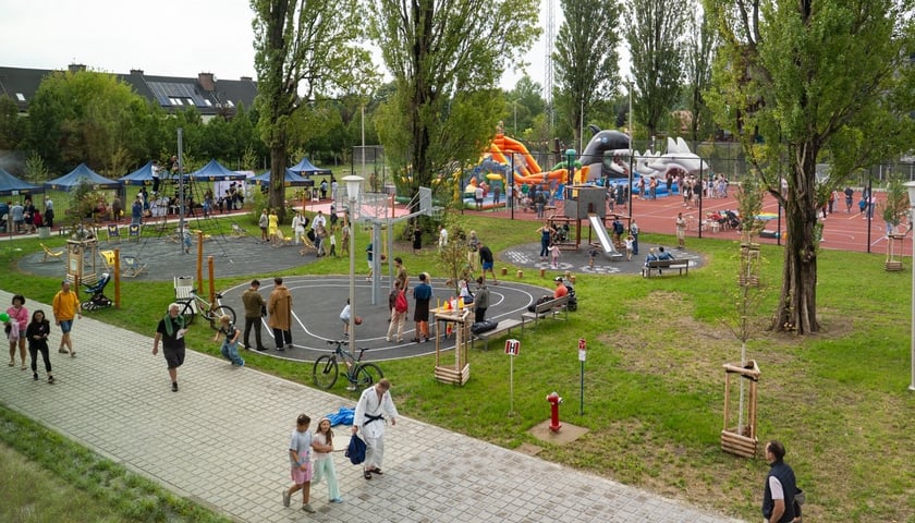 Piknik inaugurujący pracę Zespołu Szkolno-Przedszkolnego nr 27 przy ulicy Zwycięskiej 