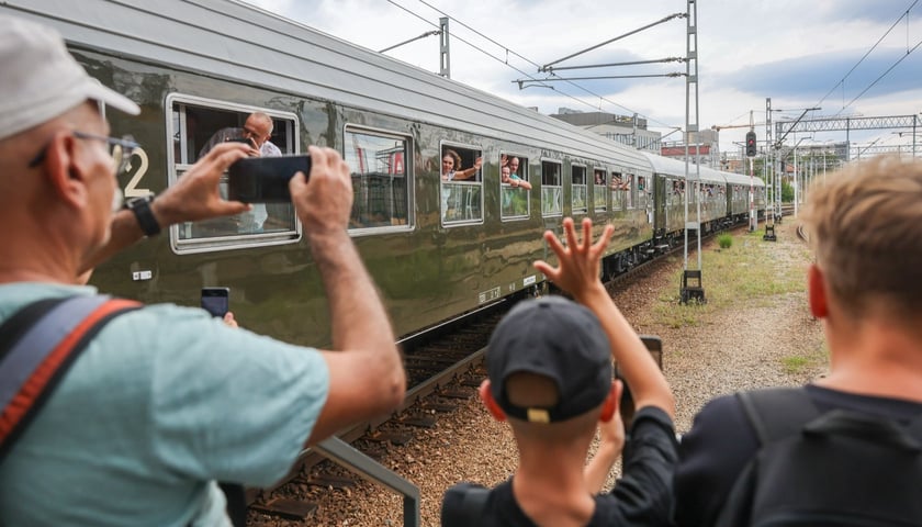Wjazd „Nieśpiesznego” na dworzec Wrocław Główny (piątek 21 sierpnia) 