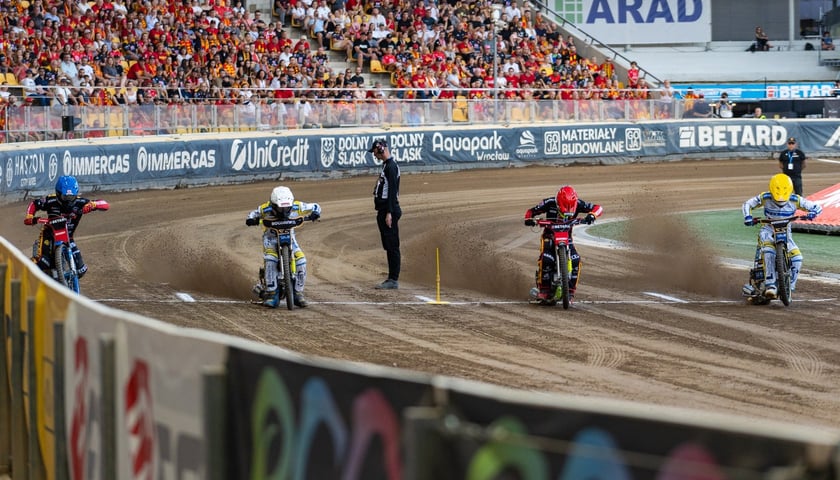 Start do wyścigu w meczu Betard Sparty z Motorem Lublin na Stadionie Olimpijskim