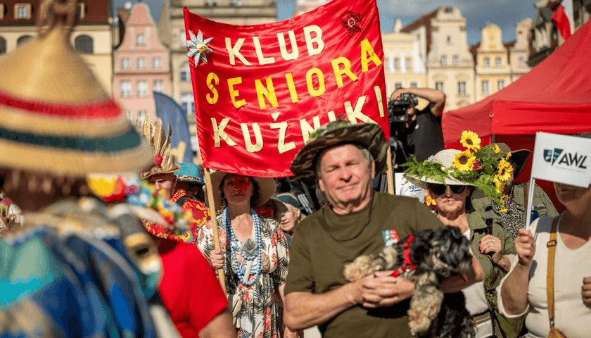 Marsz kapeluszy na inaugurację Dni Seniora 2025 we Wrocławiu (zdjęcie archiwalne)