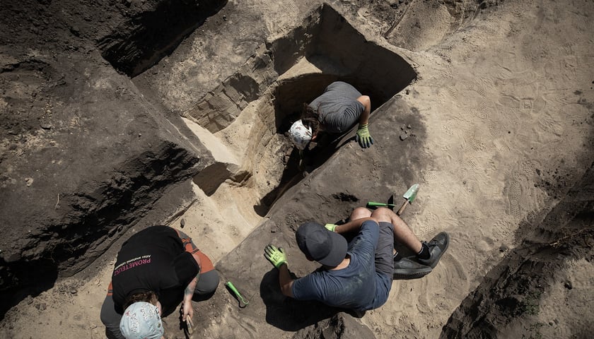 Prace archeologiczne na cmentarzysku koło Żórawiny pod Wrocławiem