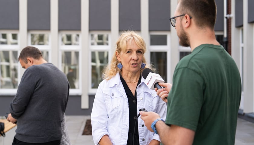 <p>Anna Niewińska, dyrektor Liceum Og&oacute;lnokształcące nr VIII im. Bolesława Krzywoustego</p>