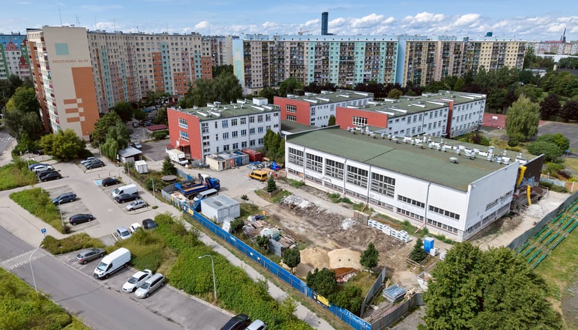 Trwa przebudowa bloku sportowego w Szkole Podstawowej nr 90 przy ul. Orzechowej