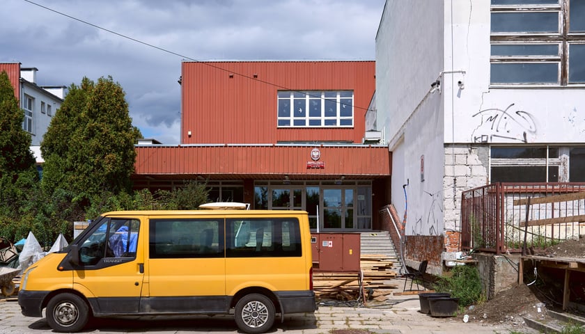 Trwa przebudowa bloku sportowego w Szkole Podstawowej nr 90 przy ul. Orzechowej