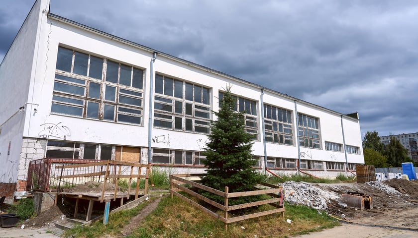 Trwa przebudowa bloku sportowego w Szkole Podstawowej nr 90 przy ul. Orzechowej