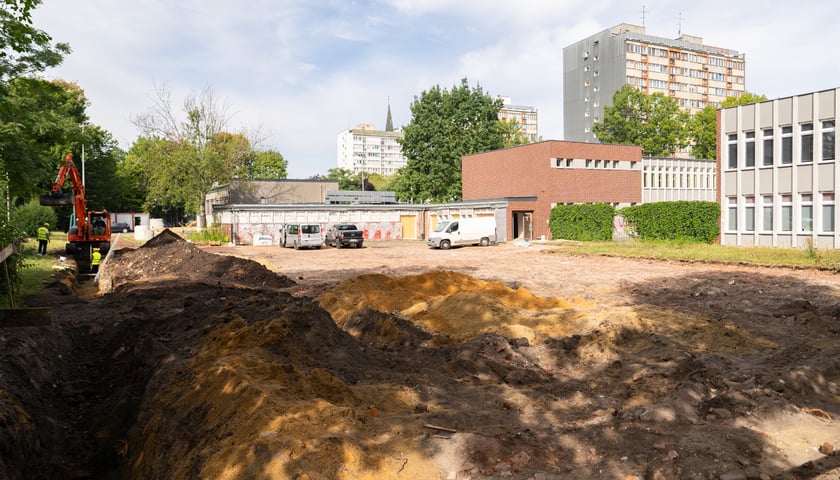 Przy LO nr VIII (ul. Zaporoska) powstaje nowa hala sportowa
