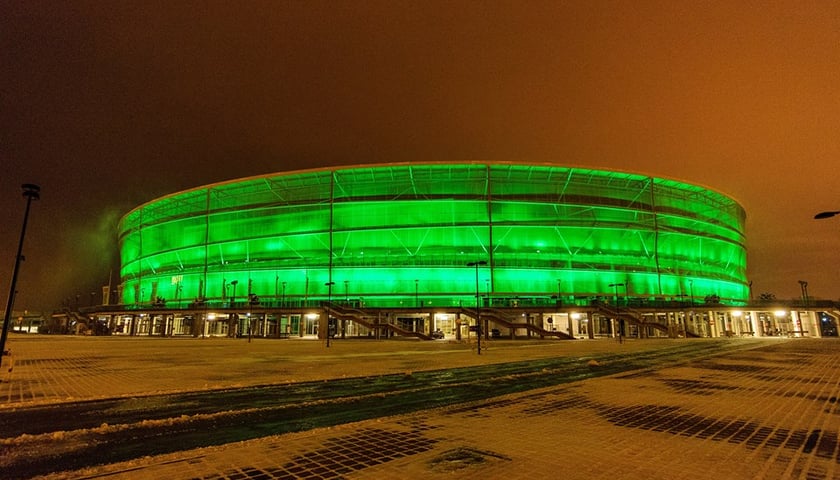 Na zdjęciu podświetlony na zielono Tarczyński Arena Wrocław