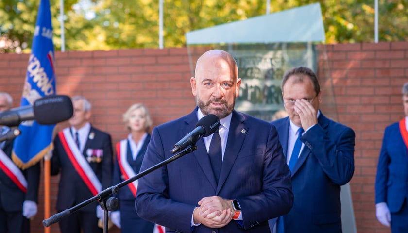 <p>Wrocławskie obchody 46. rocznicy powstania Solidarności. Wrocław, 30.08.2026. Przy mikrofonie prezydent Wrocławia Jacek Sutryk.</p>