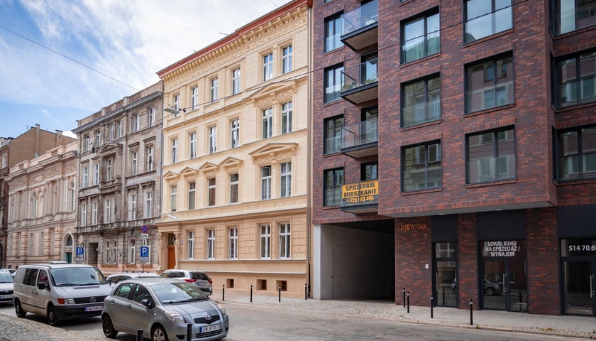 Kamienica Lelewela 11 po remoncie fasady, 1 września 2026