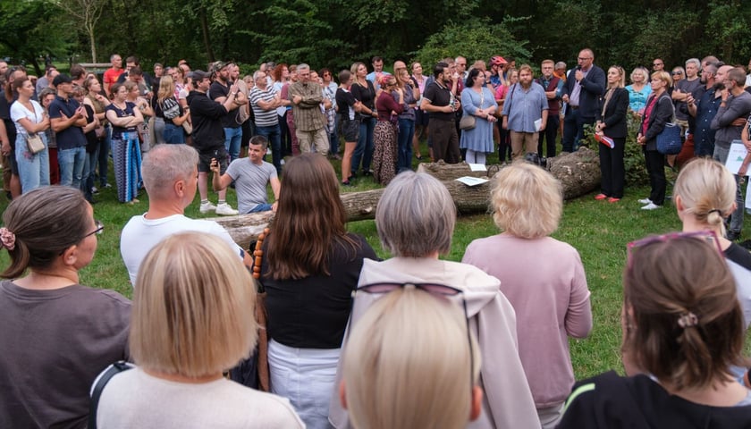 Spotkanie mieszkańców z urzędnikami w Parku Na Skraju na Brochowie 