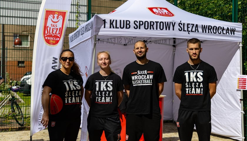 Piknik z okazji otwarcia podwórka przy Łące Mazurskiej we Wrocławiu