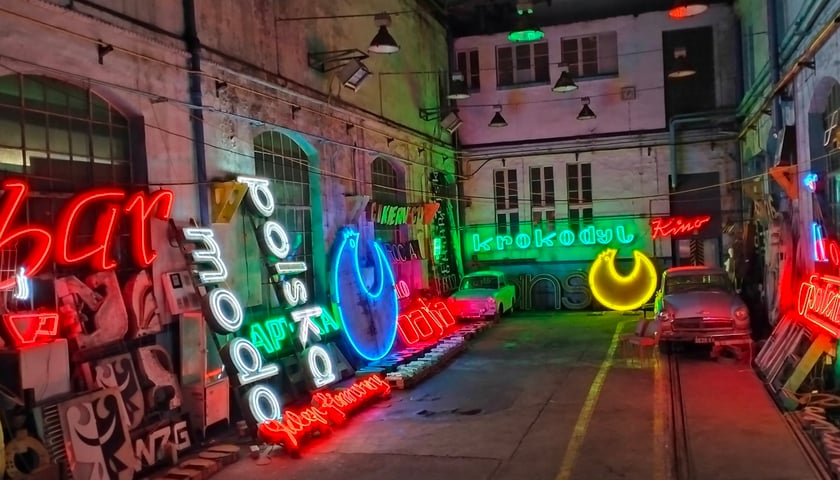 Wrocławskie Neony w Zajezdni Popowice