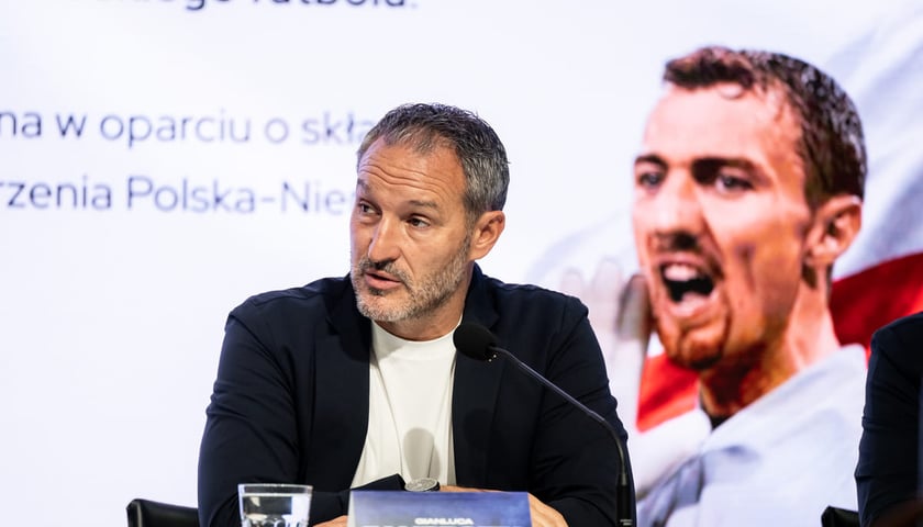 <p>Konferencja prasowa zapowiadająca Mecz Mistrz&oacute;w: Polska vs. Włochy. Wrocław, 08.09.2026. Na zdjęciu Gianluca Zambrotta</p>