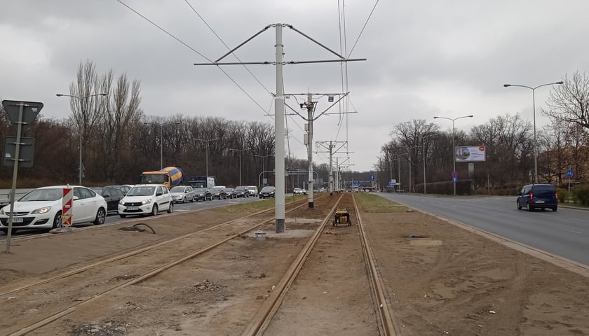 Na skrzyżowaniu ul. Legnickiej, Lotniczej i Milenijnej zostanie wybudowany nowy rozjazd tramwajowy