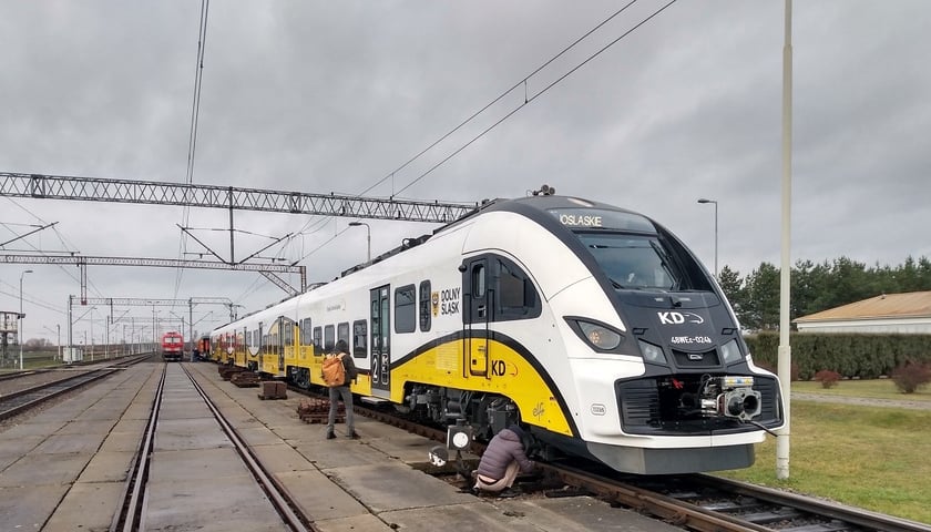 Nowe pojazdy mają 250 miejsc siedzących. Łącznie mogą zabrać na pokład ponad 540 pasażerów. 