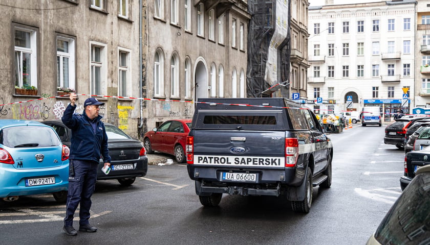 Akcja służb przy ul. Rejtana, po odkryciu na poddaszu kamienicy niewybuchu z czas&oacute;w II wojny światowej.Wrocław, 14.09.2026.