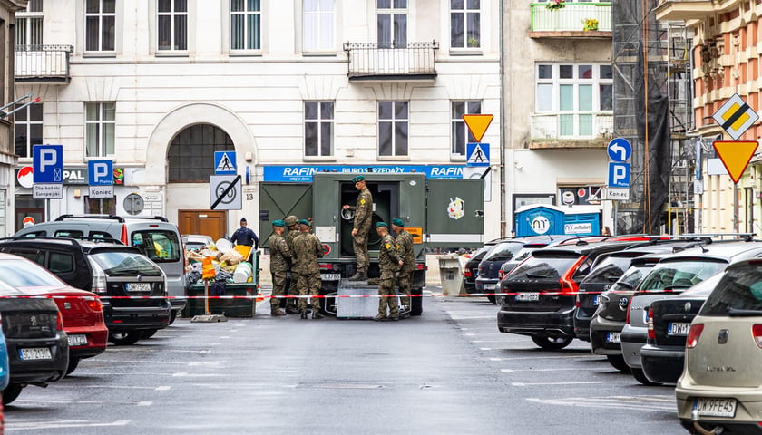 Akcja służb przy ul. Rejtana, po odkryciu na poddaszu kamienicy niewybuchu z czas&oacute;w II wojny światowej.Wrocław, 14.09.2026.