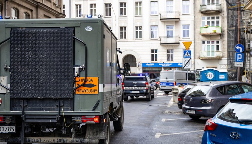 Akcja służb przy ul. Rejtana, po odkryciu na poddaszu kamienicy niewybuchu z czas&oacute;w II wojny światowej.Wrocław, 14.09.2026.
