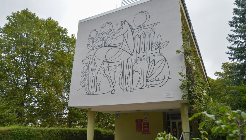 Mural na budynku  Uniwersytetu Przyrodniczego we Wrocławiu