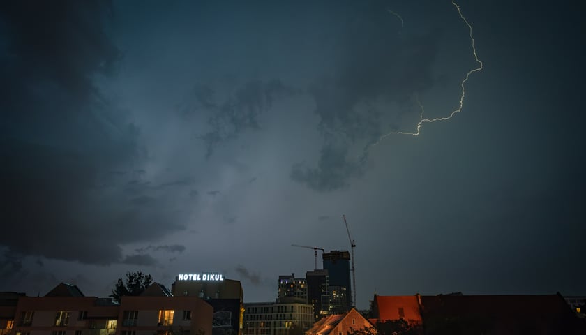 Burza nad Wrocławiem. Zdjęcie ilustracyjne