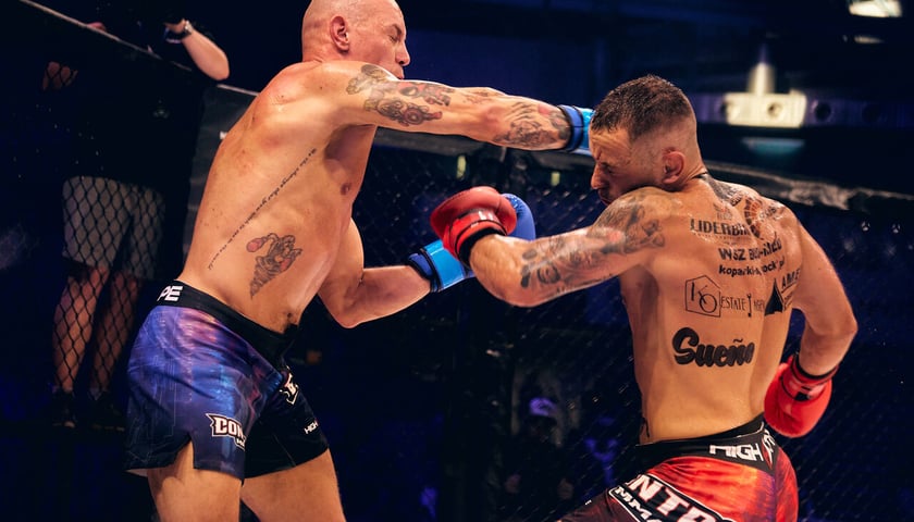 Ostra walka Jakuba Krawca i Jakuba Kozery podczas gali Contra MMA 7 w Hali Orbita.