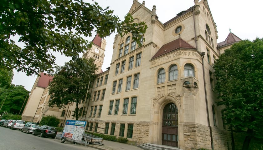 Wydział Architektury Politechniki Wrocławskiej. Na zdjęciu zabytkowy budynek