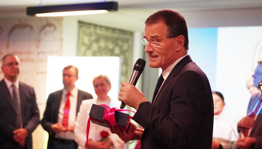 Prof. Dariusz Patkowski, kierownik Kliniki Chirurgii i Urologii Dziecięcej Uniwersyteckiego Szpitala Klinicznego we Wrocławiu
