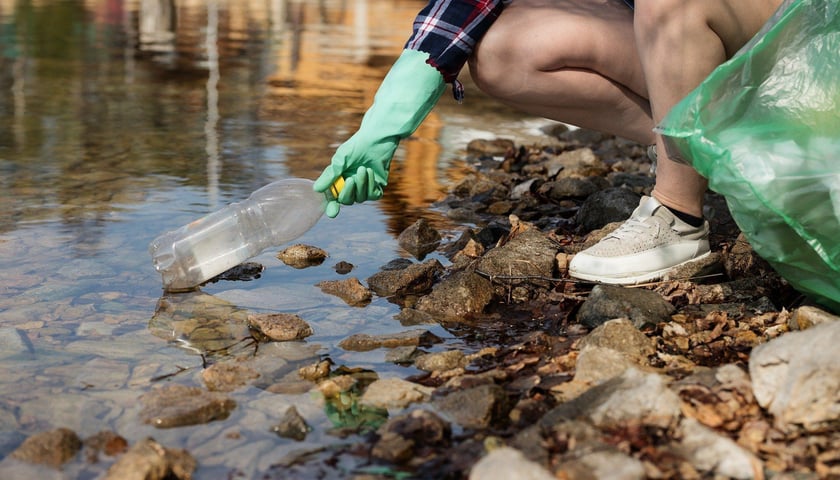 Plogging powstał w Szwecji, a główną ideą tego sportu jest troska o środowisko naturalne