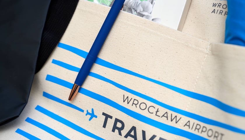 Gadżety Portu Lotniczego Wrocław, jakie można wygrać w konkursie