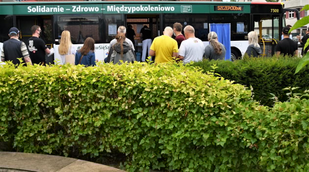 13 tysięcy osób zaszczepiło się w SZCZEPCIObusie