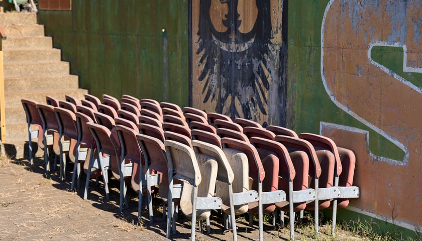 Stadion Oporowska, konferencja pod wyburzaną trybuną, 29 września 2026