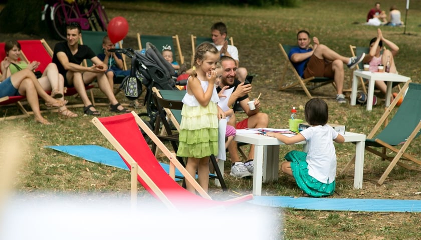 Odwiedź pawilony kultury w parkach