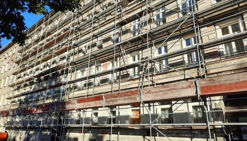 <p>Kamienice przy Sępa-Szarzyńskiego w remoncie</p>