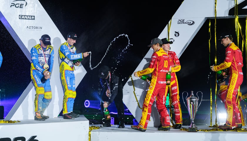 Finał PGE Ekstraligi na żużlu we Wrocławiu. Betard Sparta Wrocław - PRES Grupa Deweloperska Toruń. Zawodnicy na podium