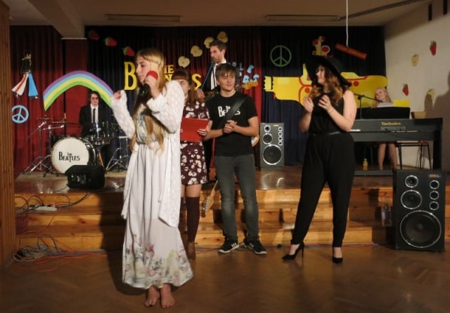 Uczniowie X LO dali koncert z okazji 35-lecia śmierci Johna Lennona
