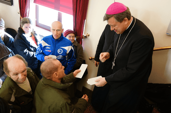 Opłatek dla ubogich u arcybiskupa