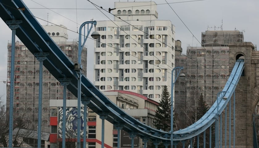 Pierwszy budynek „Manhattanu” już po remoncie [ZDJĘCIA]