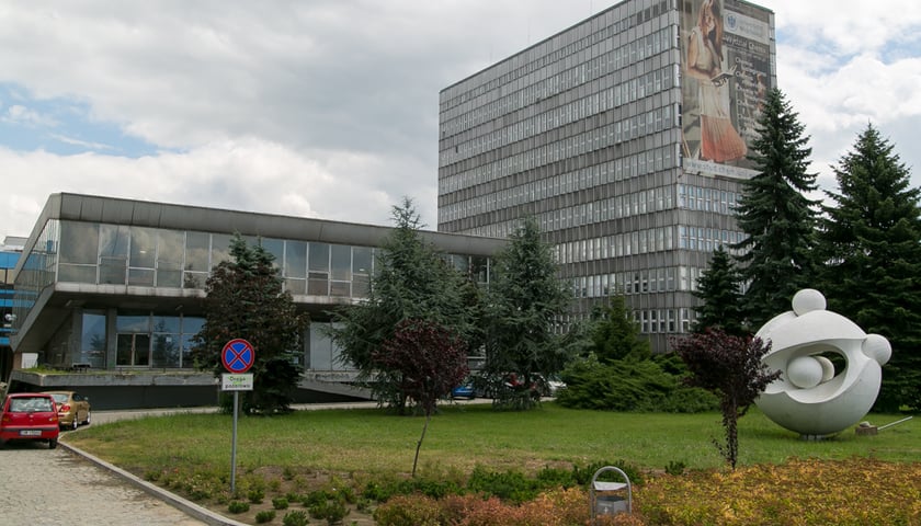 UWr: Likwidują trzysemestralne studia z chemii
