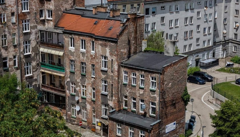 Wrocławskie Mieszkania podpisały umowę na remont budynku przy ul. Wyszyńskiego 105A