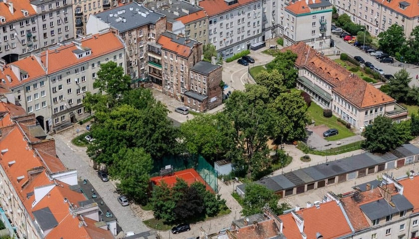 Wrocławskie Mieszkania podpisały umowę na remont budynku przy ul. Wyszyńskiego 105A