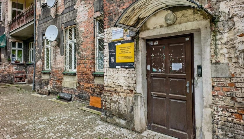 Wrocławskie Mieszkania podpisały umowę na remont budynku przy ul. Wyszyńskiego 105A