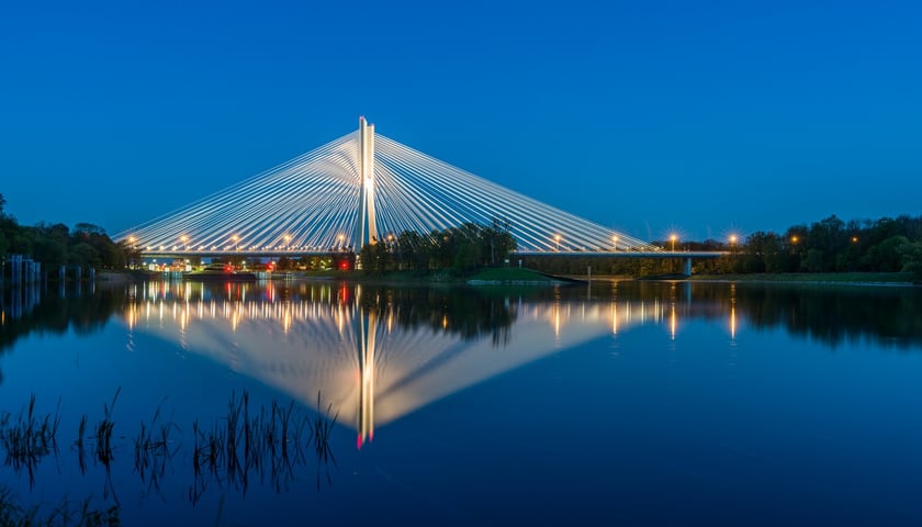 Zrób zdjęcie mostu dla DoubleTree by Hilton Wrocław