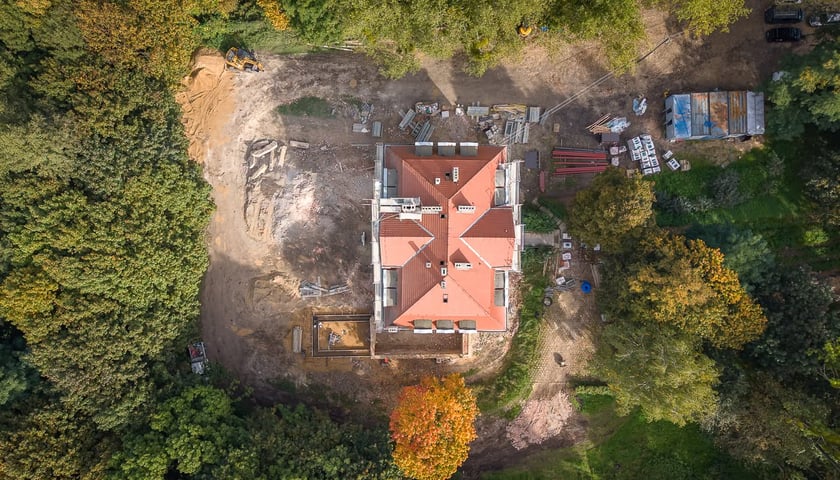 arokowy pałac w Twardogórze w remoncie