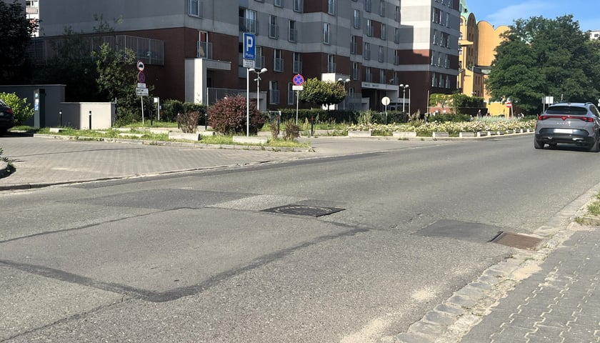 Ulica Piękna – odcinek między Bardzką a Nyską