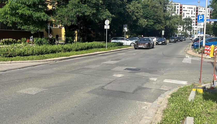 Ulica Piękna – odcinek między Bardzką a Nyską