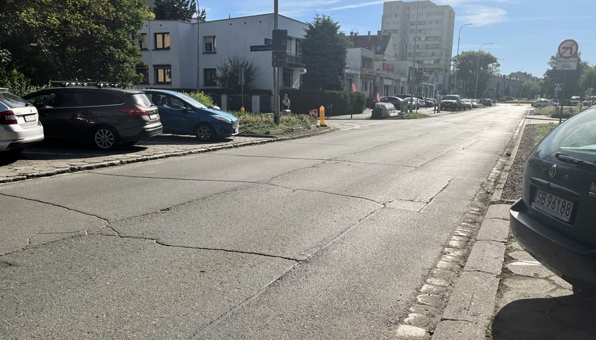 Ulica Piękna – odcinek między Bardzką a Nyską