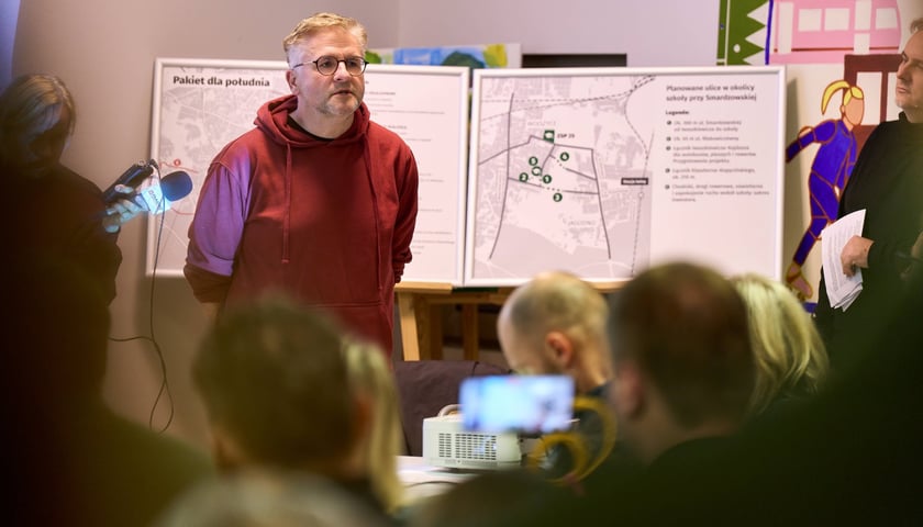 Spotkanie z mieszkańcami w sprawie budowy nowej szkoły przy ul. Smardzowskiej, 13.10.2026 r.